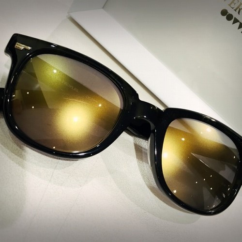 OLIVER PEOPLES